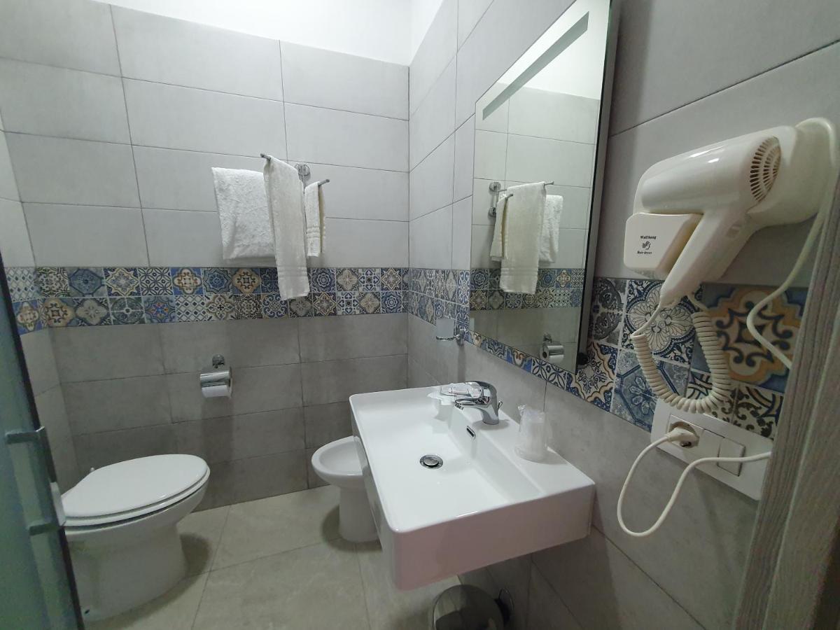Hotel Nazionale Dream 2 Napoli Esterno foto